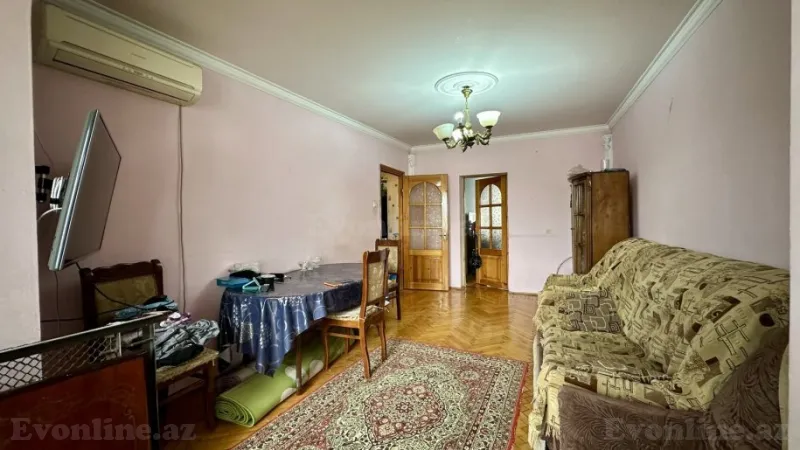 Satılır 3 otaqlı Mənzil Köhnə tikili 70 m² Neftçilər m. - şəkil 2