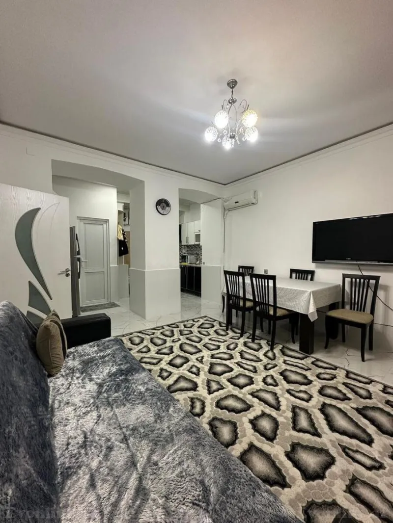 Bakı, Səbail r., Sahil m.da 2 otaqlı mənzil kirayə verilir