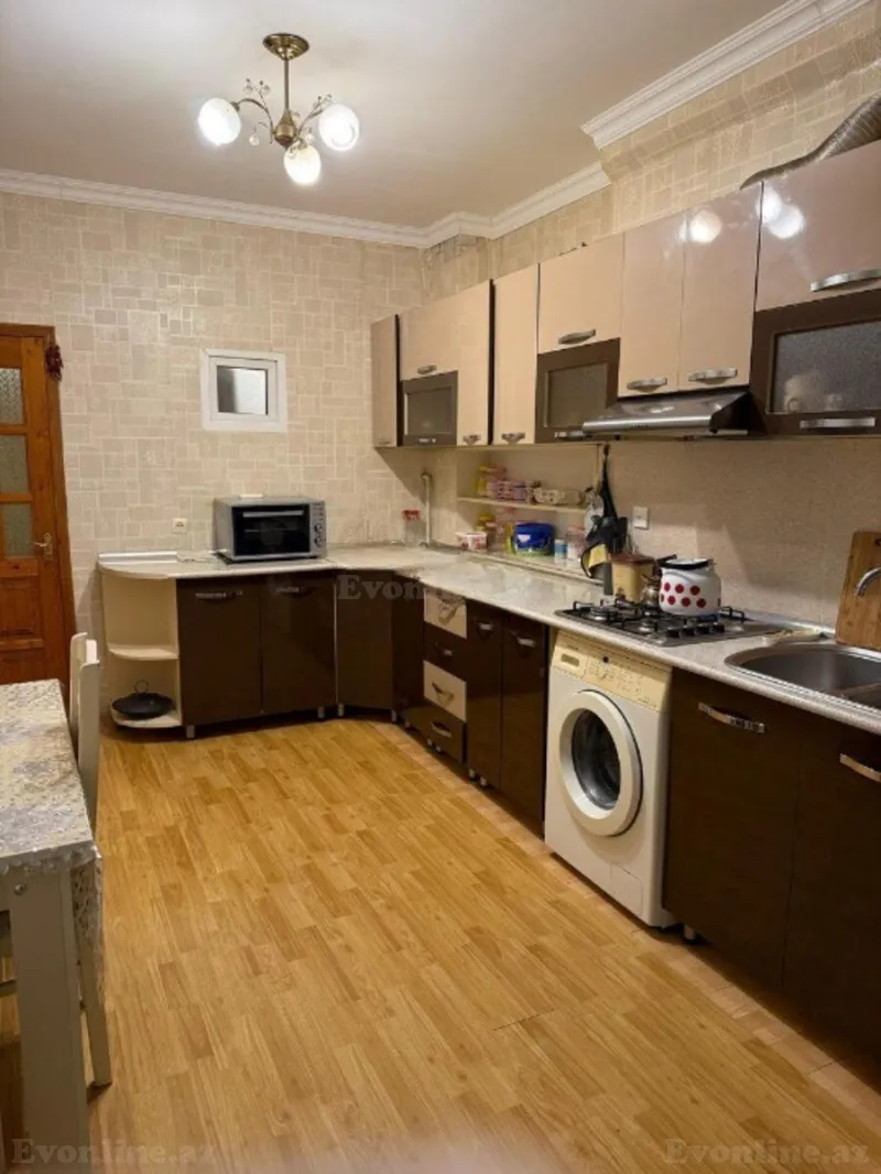 Satılır 2 otaqlı Mənzil Köhnə tikili 65 m² Yasamal r. - şəkil 3