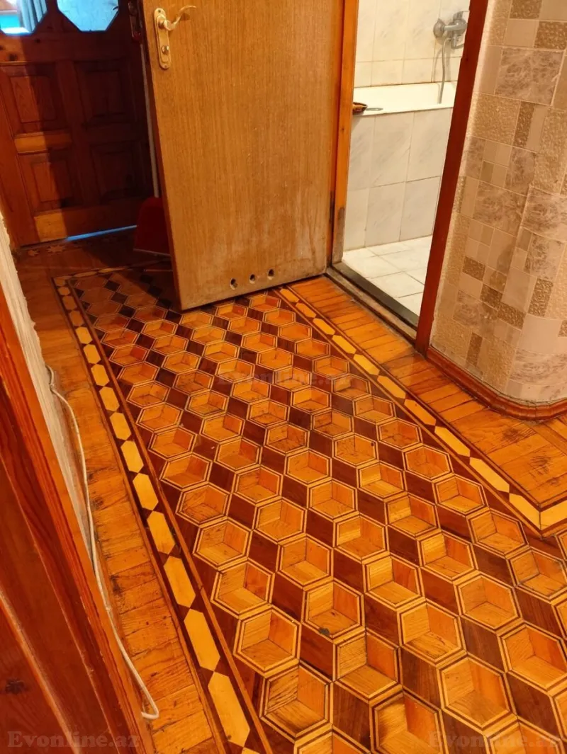 Satılır 4 otaqlı Mənzil Köhnə tikili 105 m² Əhmədli