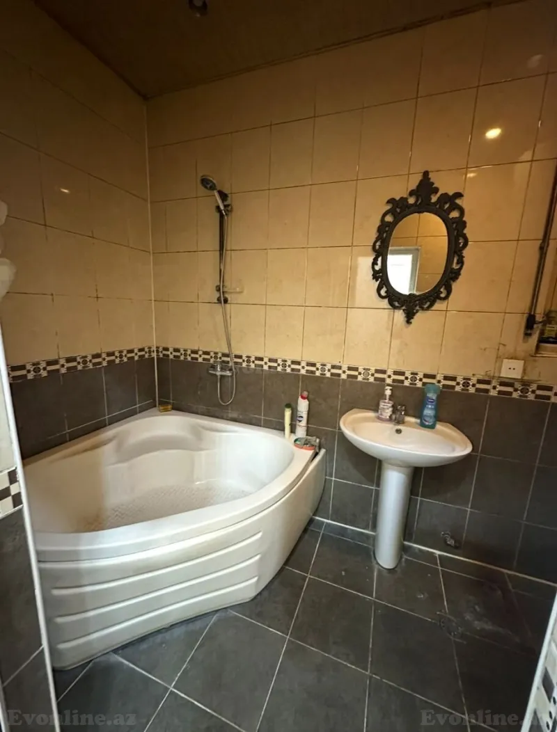 Satılır 2 otaqlı Mənzil Köhnə tikili 60 m² Nəsimi r. - şəkil 5