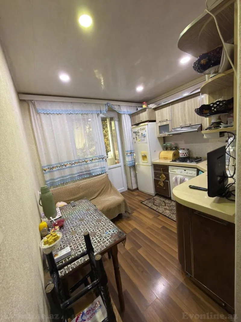 Satılır 3 otaqlı Mənzil Köhnə tikili 85 m² Əhmədli m. - şəkil 2