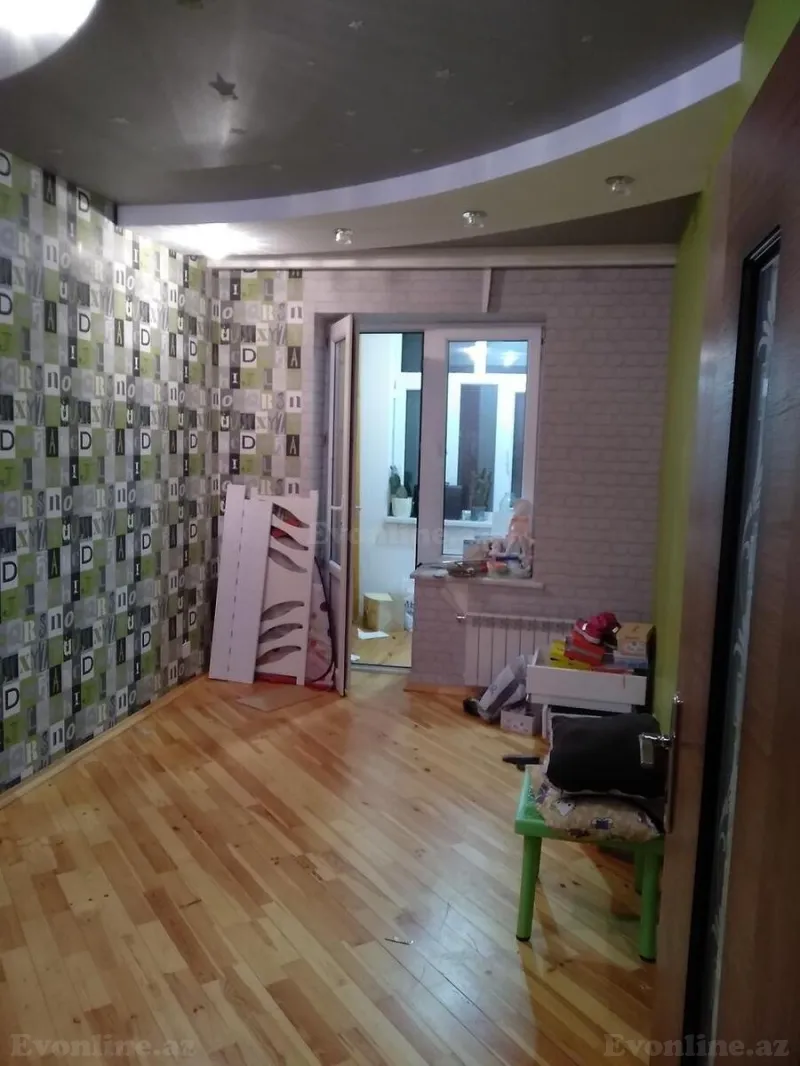 Satılır 3 otaqlı Mənzil Köhnə tikili 90 m² 8-ci kilometr