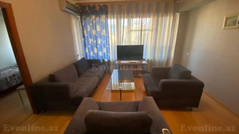 Kirayə verilir 3 otaqlı Mənzil Köhnə tikili 80 m² 28 May m.