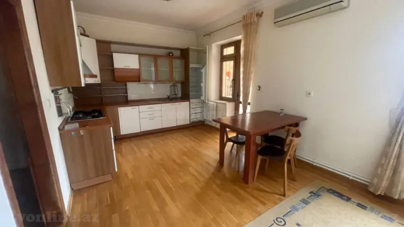 Kirayə verilir 5 otaqlı Mənzil Köhnə tikili 200 m² Yasamal - şəkil 15