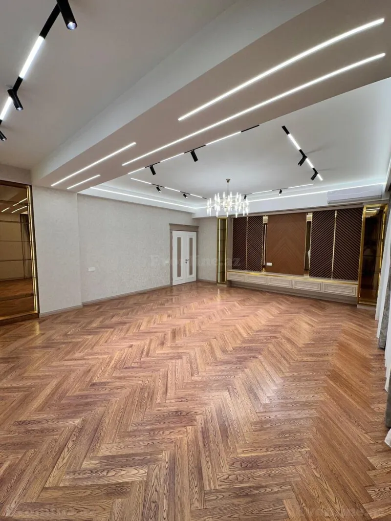 Satılır 4 otaqlı Mənzil Yeni tikili 195 m² 28 May m. - şəkil 5