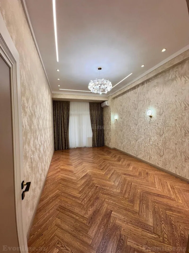 Satılır 4 otaqlı Mənzil Yeni tikili 195 m² 28 May m. - şəkil 7