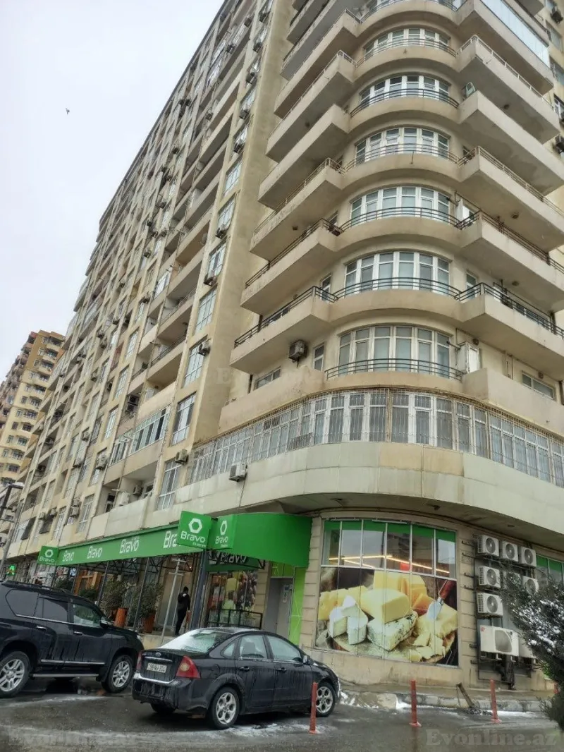 Satılır 3 otaqlı Mənzil Yeni tikili 143 m² 8 Noyabr m.