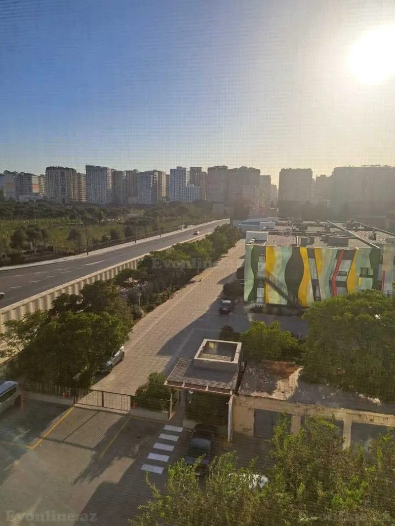 Satılır 2 otaqlı Mənzil Köhnə tikili 65 m² Gənclik m. - şəkil 4