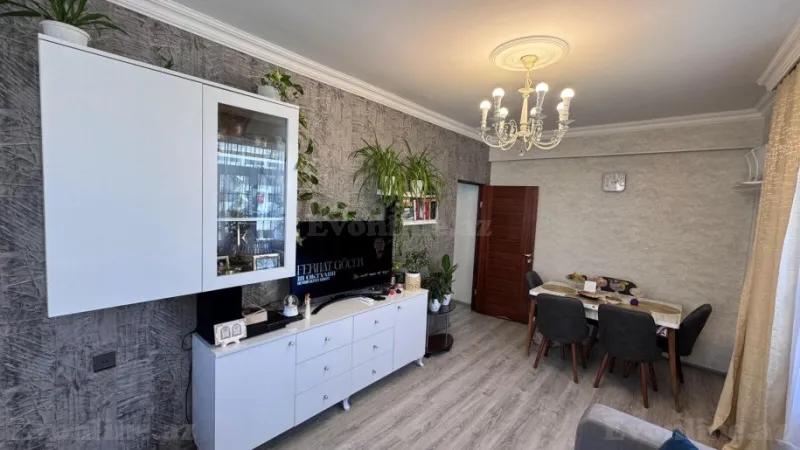 Bakı, Nizami r., Xalqlar Dostluğu m., 8-ci kilometrda 2 otaqlı mənzil satılır