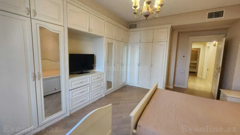 Satılır 4 otaqlı Mənzil Yeni tikili 195 m² Nizami m. - şəkil 5