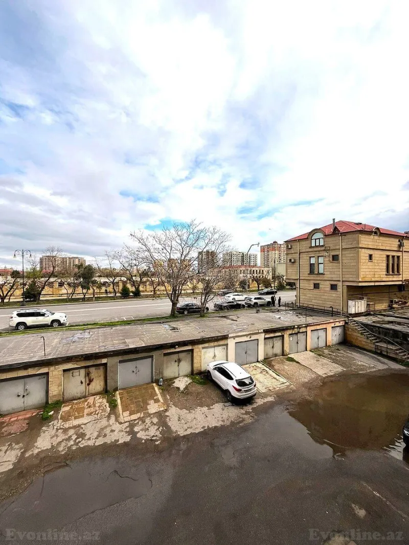 Satılır 4 otaqlı Mənzil Köhnə tikili 110 m² Yasamal r. - şəkil 20