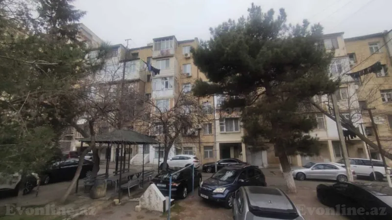 Satılır 3 otaqlı Mənzil Köhnə tikili 80 m² Yasamal