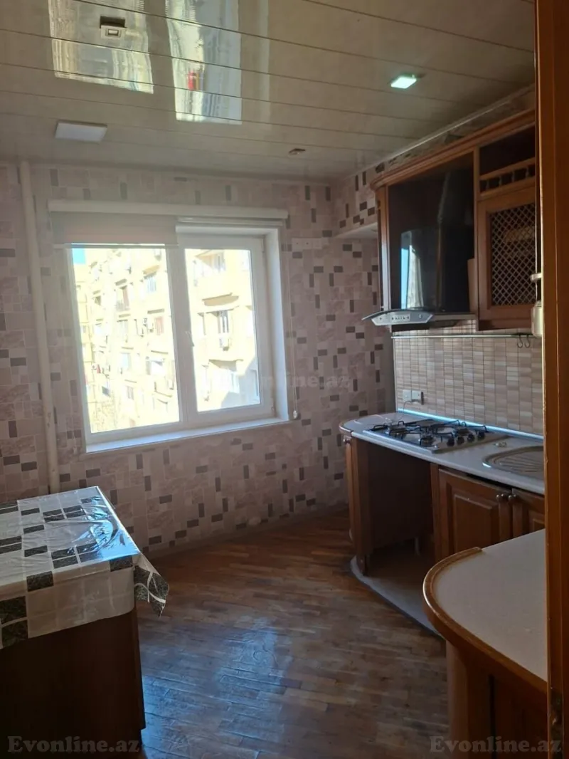 Kirayə verilir 4 otaqlı Mənzil Köhnə tikili 115 m² Nəriman Nərimanov m. - şəkil 9