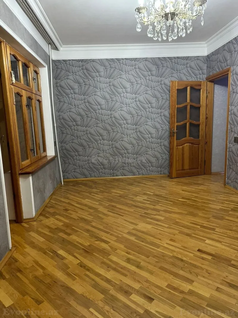 Bakı, Nizami r., Qara Qarayev m.da 2 otaqlı mənzil kirayə verilir