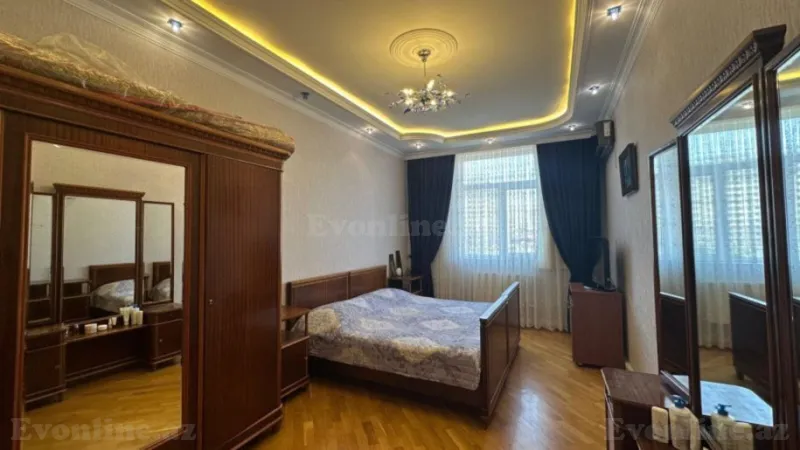 Satılır 3 otaqlı Mənzil Yeni tikili 145 m² İnşaatçılar m. - şəkil 3