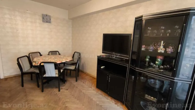 Satılır 3 otaqlı Mənzil Köhnə tikili 90 m² 28 May m.