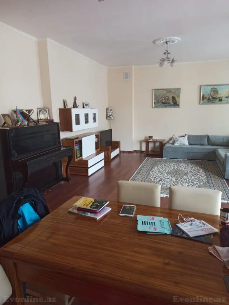 Kirayə verilir 3 otaqlı Mənzil Yeni tikili 137 m² Nizami m.