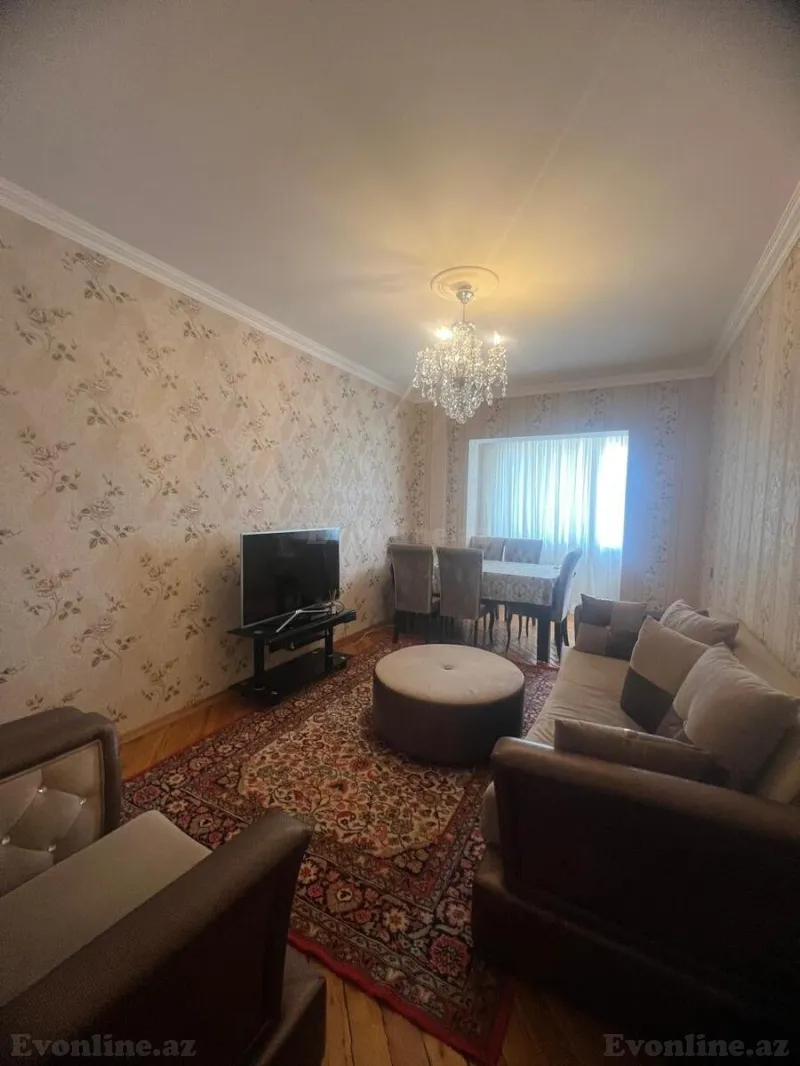 Bakı, Binəqədi r., 8-ci mikrorayonda 2 otaqlı mənzil kirayə verilir