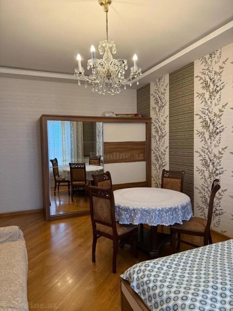Satılır 3 otaqlı Mənzil Köhnə tikili 105 m² Nəriman Nərimanov m.