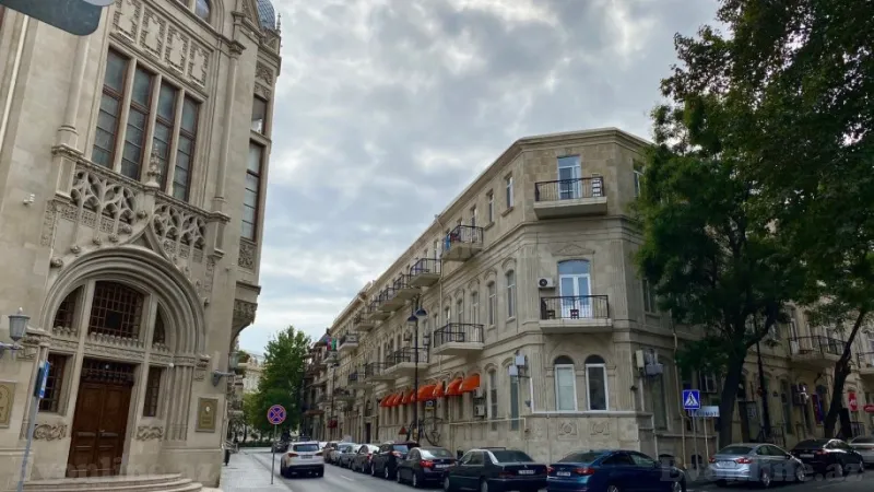 1 otaqlı Mənzil 45 m² İçərişəhər m. Kirayə verilir