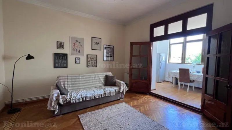 Kirayə verilir 2 otaqlı Mənzil Köhnə tikili 70 m² 28 May m. - şəkil 2