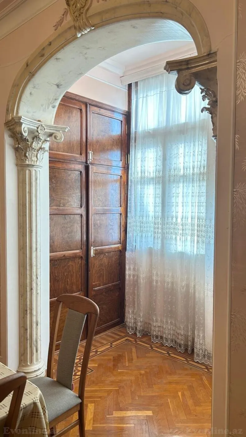 Satılır 3 otaqlı Mənzil Köhnə tikili 110 m² Nəriman Nərimanov m. - şəkil 6