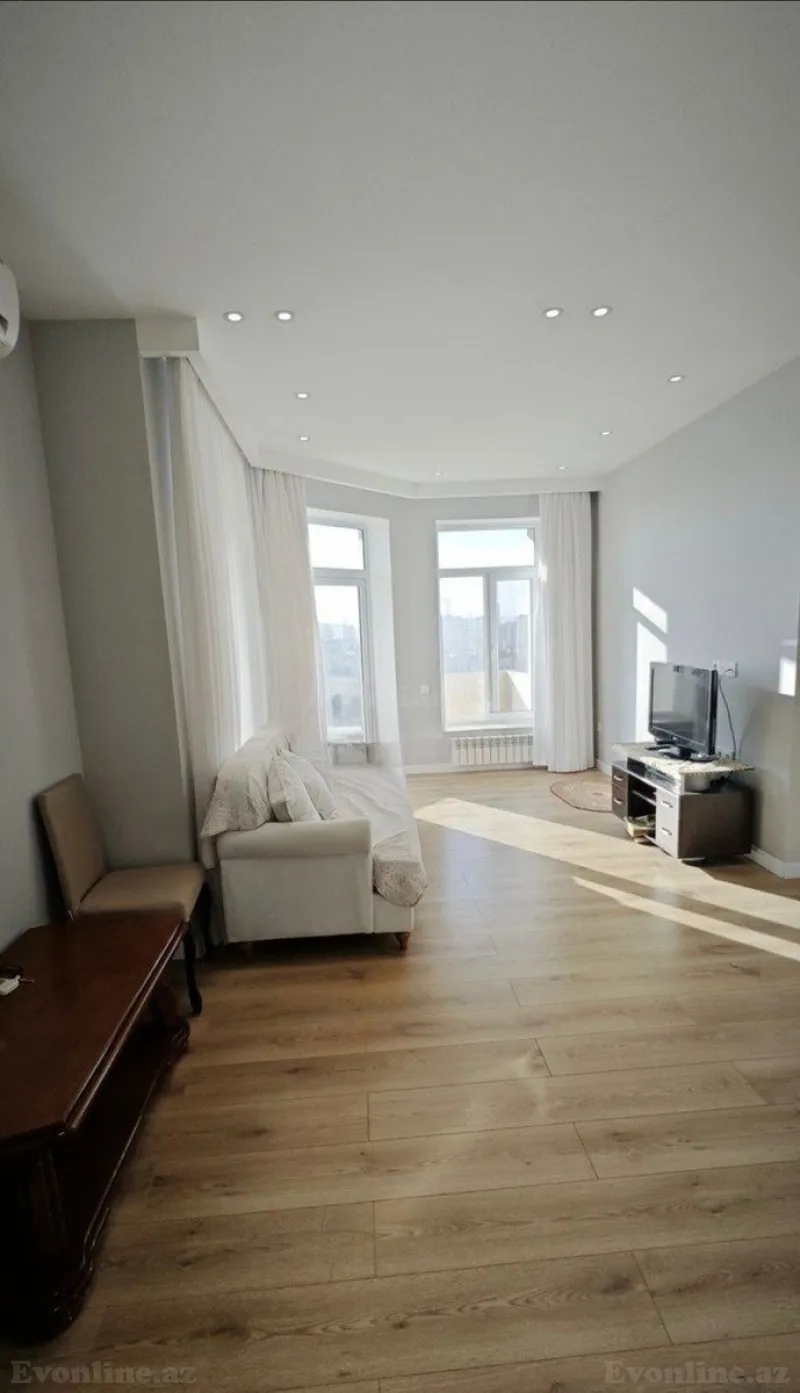 Satılır 4 otaqlı Mənzil Yeni tikili 100 m² 8-ci kilometr