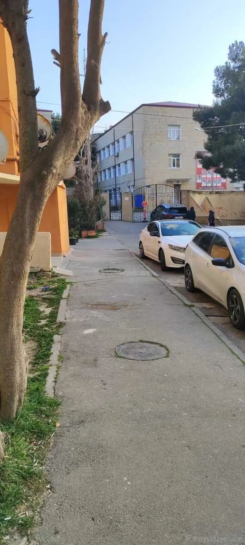 Bakı, Xətai r., Həzi Aslanov m.da 4 otaqlı mənzil satılır