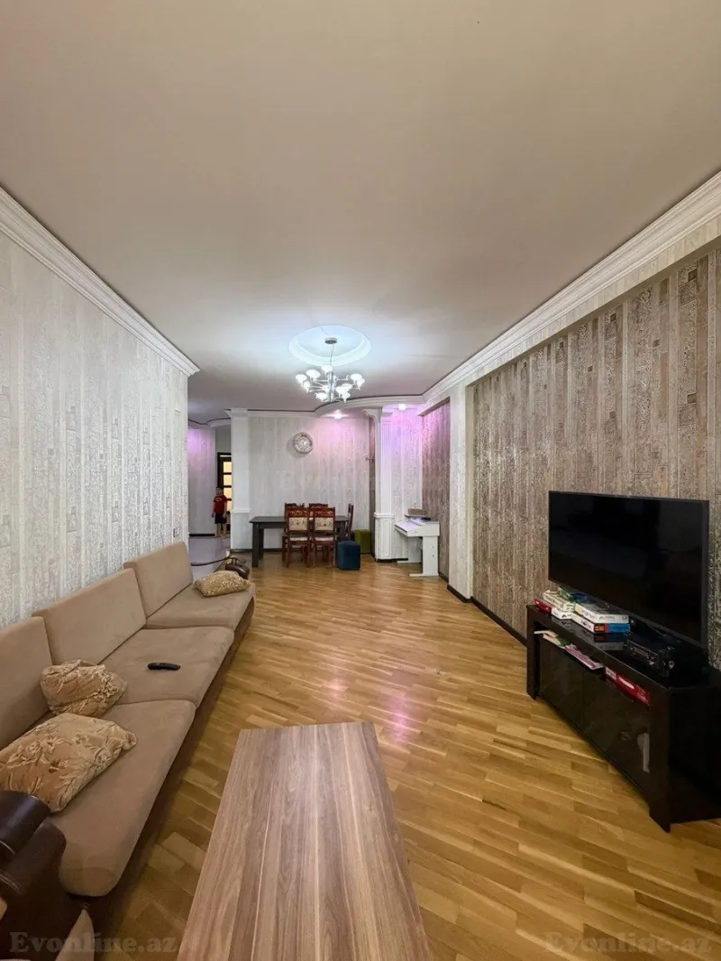 Satılır 3 otaqlı Mənzil Yeni tikili 125 m² 8 Noyabr m.