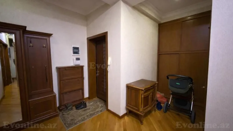 Satılır 4 otaqlı Mənzil Yeni tikili 145 m² 28 May m. - şəkil 15