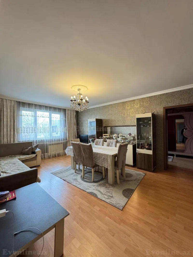 Satılır 3 otaqlı Mənzil Köhnə tikili 120 m² Yasamal r.