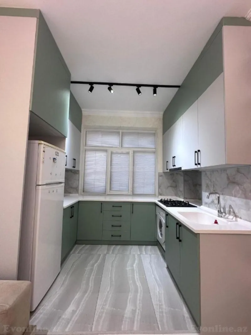 Kirayə verilir 2 otaqlı Mənzil Yeni tikili 50 m² Həzi Aslanov m. - şəkil 3