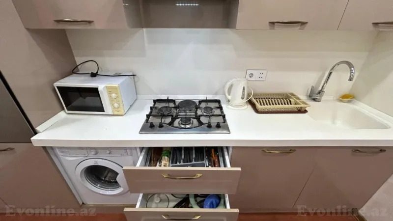 Kirayə verilir 4 otaqlı Mənzil Yeni tikili 160 m² İçərişəhər m. - şəkil 9