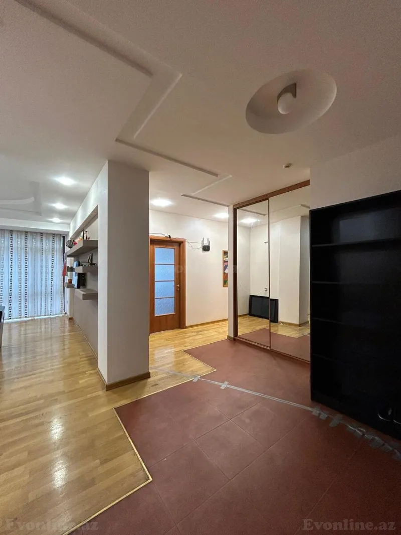 Kirayə verilir 4 otaqlı Mənzil Yeni tikili 160 m² İçərişəhər m. - şəkil 11