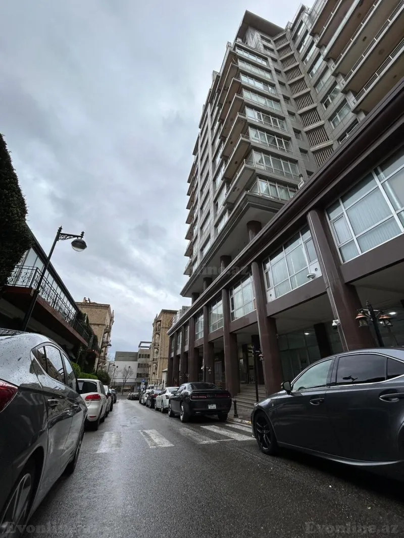 Kirayə verilir 4 otaqlı Mənzil Yeni tikili 160 m² İçərişəhər m. - şəkil 12