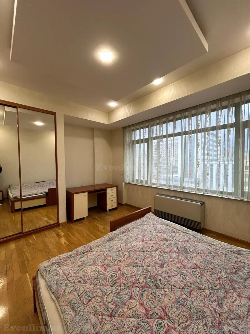 Kirayə verilir 4 otaqlı Mənzil Yeni tikili 160 m² İçərişəhər m. - şəkil 15