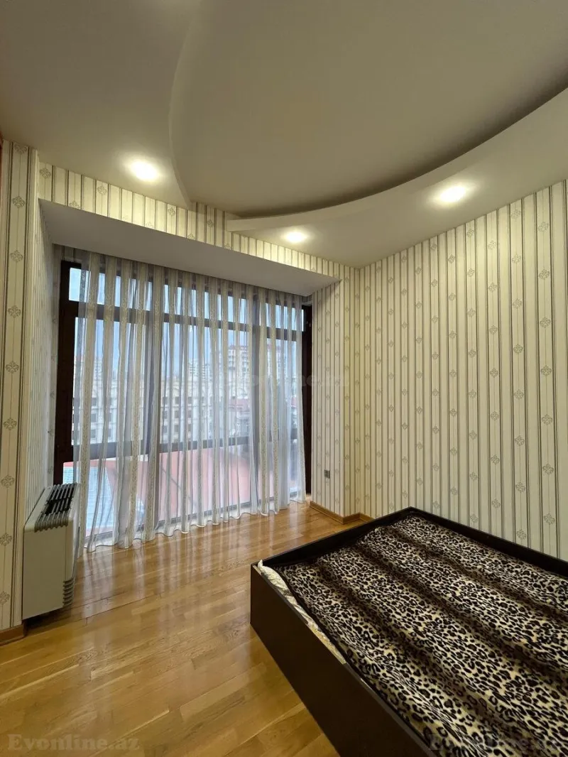 Kirayə verilir 4 otaqlı Mənzil Yeni tikili 160 m² İçərişəhər m. - şəkil 18
