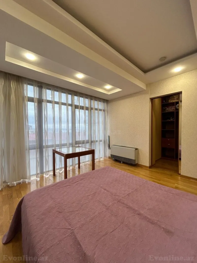 Kirayə verilir 4 otaqlı Mənzil Yeni tikili 160 m² İçərişəhər m. - şəkil 20