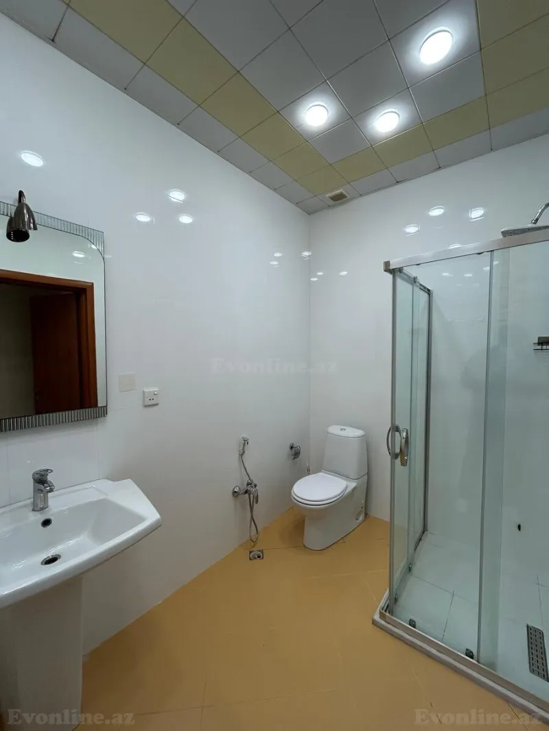 Kirayə verilir 4 otaqlı Mənzil Yeni tikili 160 m² İçərişəhər m. - şəkil 24