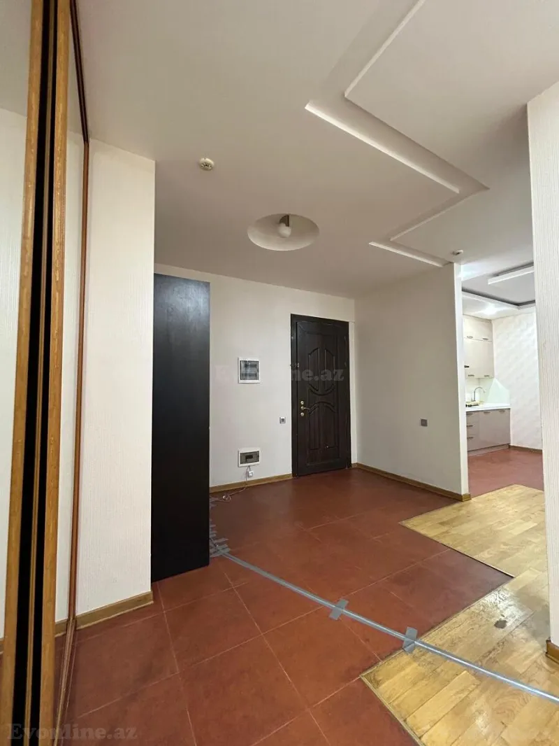 Kirayə verilir 4 otaqlı Mənzil Yeni tikili 160 m² İçərişəhər m. - şəkil 25