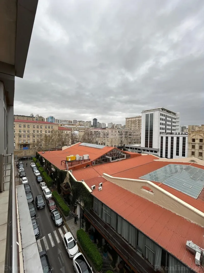 Kirayə verilir 4 otaqlı Mənzil Yeni tikili 160 m² İçərişəhər m. - şəkil 27