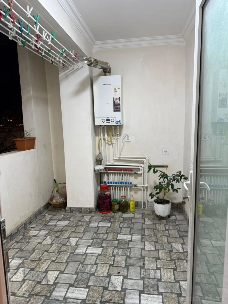 Satılır 5 otaqlı Mənzil Köhnə tikili 130 m² Xalqlar Dostluğu m. - şəkil 9