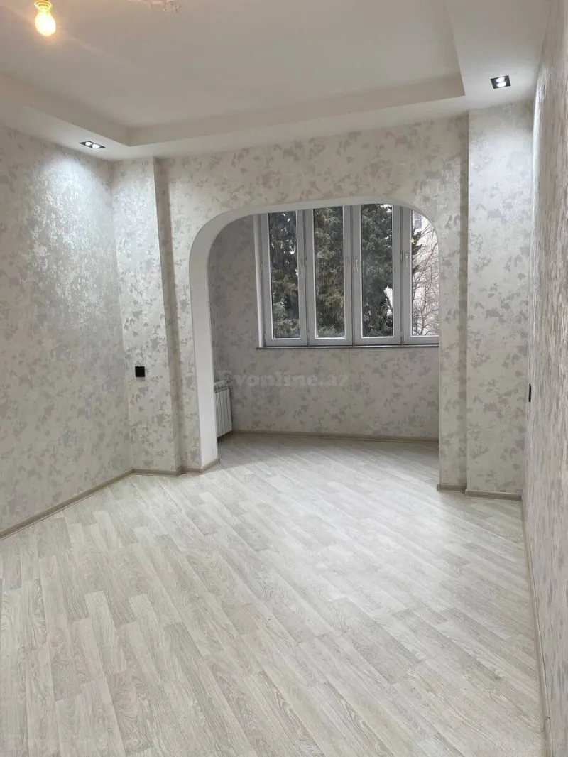 Satılır 2 otaqlı Mənzil Köhnə tikili 95 m² Azadlıq prospekti m.