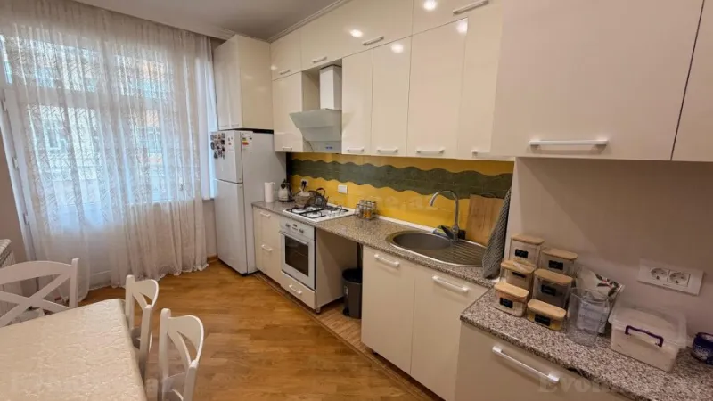 Satılır 2 otaqlı Mənzil Yeni tikili 90 m² Neftçilər m. - şəkil 7