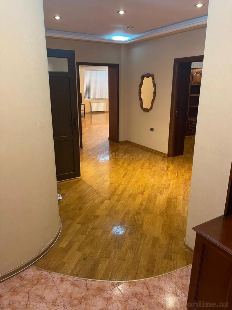 Satılır 3 otaqlı Mənzil Yeni tikili 165 m² 28 May m. - şəkil 3
