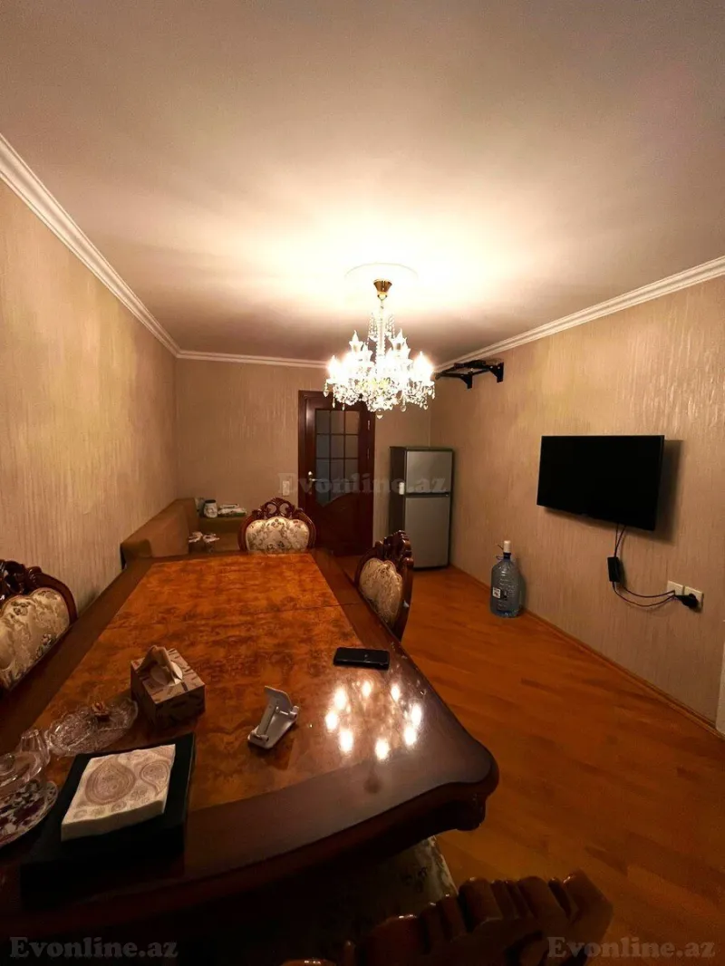 Satılır 3 otaqlı Mənzil Köhnə tikili 60 m² Yasamal r. - şəkil 2