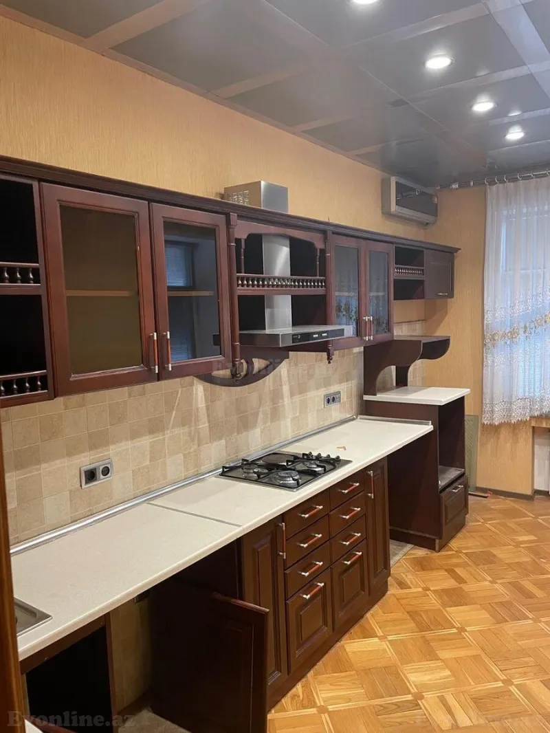 Kirayə verilir Ofis 140 m² Nizami m. - şəkil 8