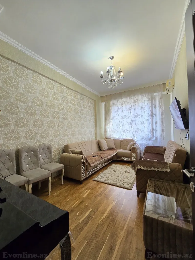 Bakı, Nizami r., Qara Qarayev m.da 3 otaqlı mənzil satılır