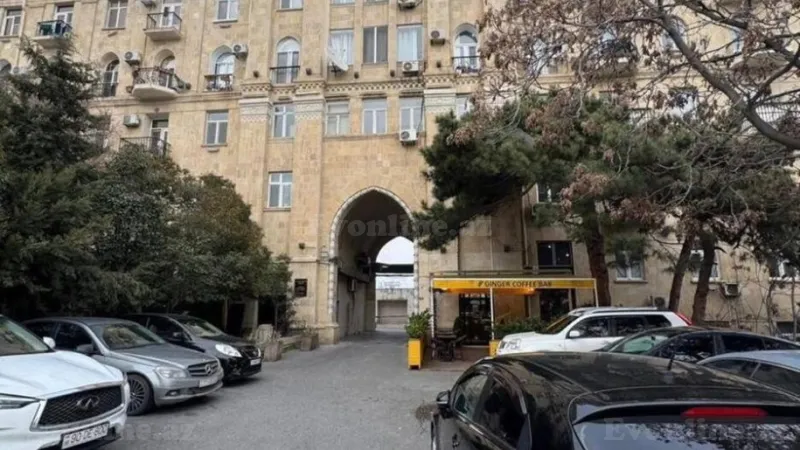 Satılır 3 otaqlı Mənzil Köhnə tikili 85 m² Elmlər Akademiyası m.